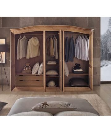 Armadio 5 ante Curvy Fir in legno di abete open